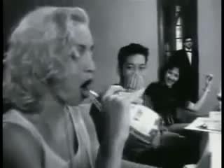 in the 80s, the stars already knew how to succeed) madonna shows how to take a bottle in your mouth))